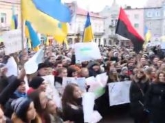 Школьная линейка в киевской школе. Москалив на ножи.